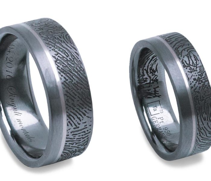 Der Salzburger Juwelierwaren KREMO kreativ modern Juwelier Salzburg Tantal Ringe Tantalum Trauringe sind einfach etwas Besonderes… Der Salzburger Juwelierwaren KREMO kreativ modern Juwelier Salzburg Tantal Ringe Tantalum Trauringe sind einfach etwas Besonderes… Fingerpring klein